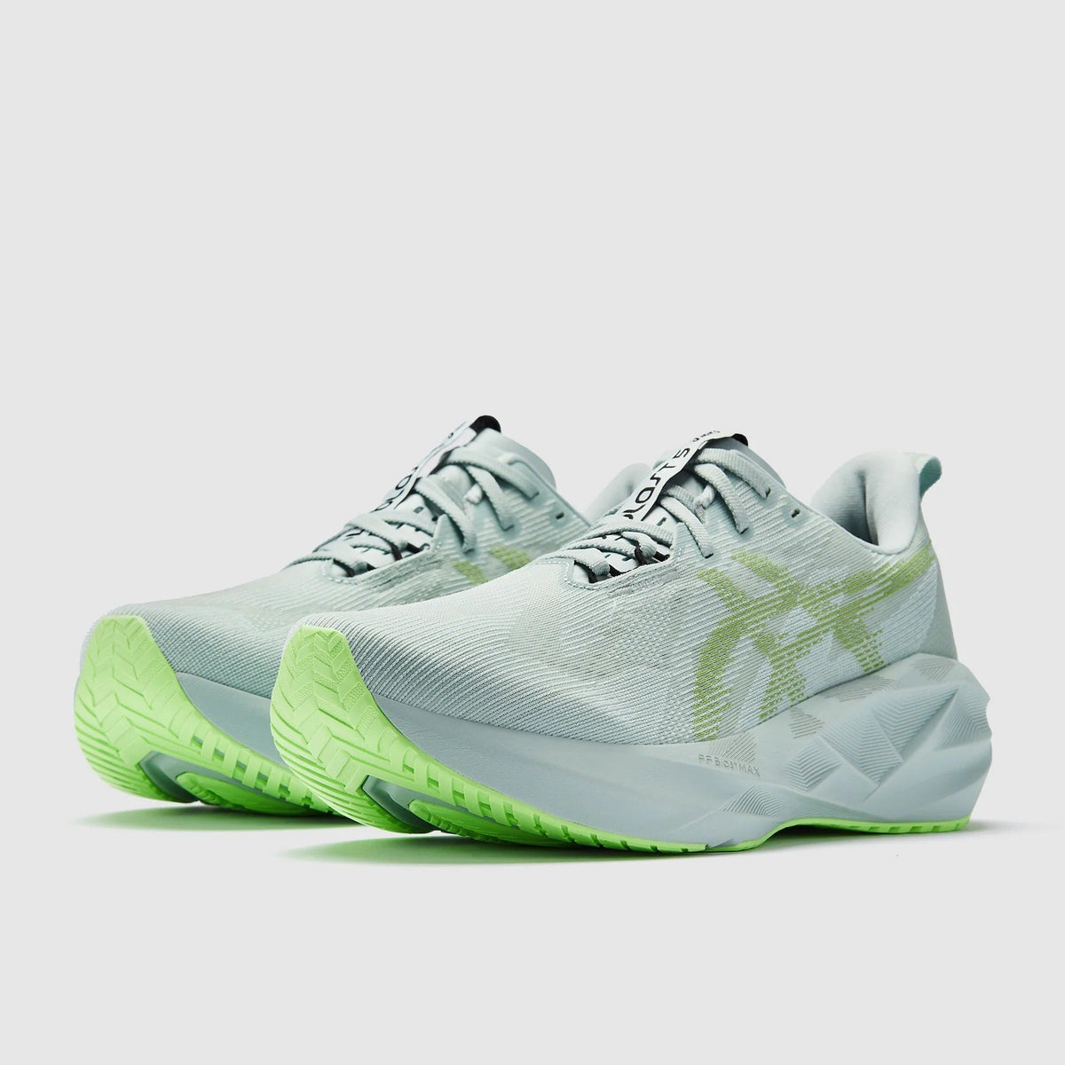 ASICS Novablast 5