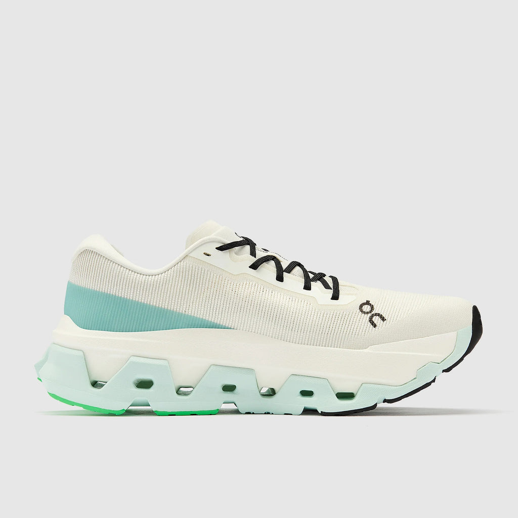 On Cloudmonster 3 Hyper